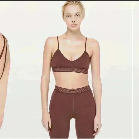 Lululemon Principal Dancer Golden Lining Bralette bra size 0 
Midnight Maroon - Picture 4 of 11